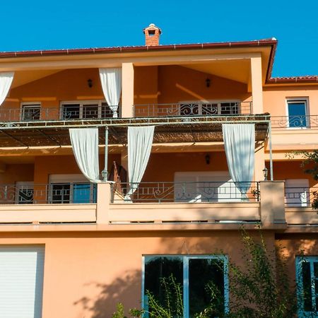 Apartments Villa Kristina Supetarska Draga Ngoại thất bức ảnh