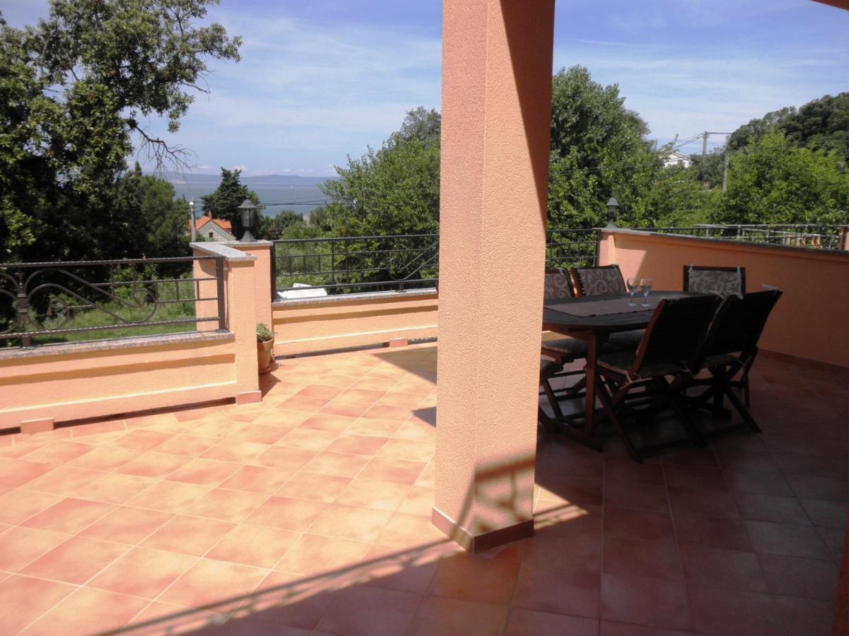 Apartments Villa Kristina Supetarska Draga Ngoại thất bức ảnh
