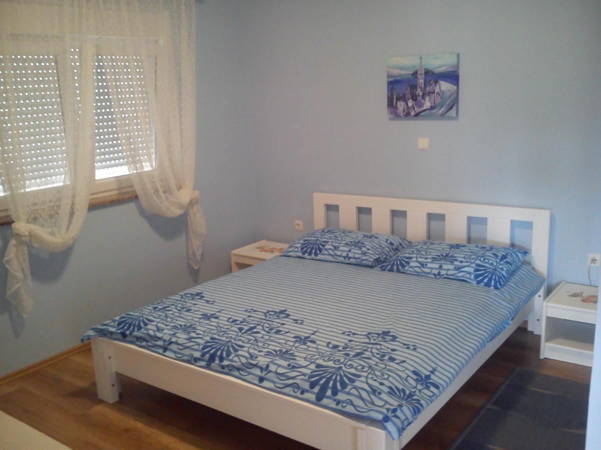 Apartments Villa Kristina Supetarska Draga Ngoại thất bức ảnh