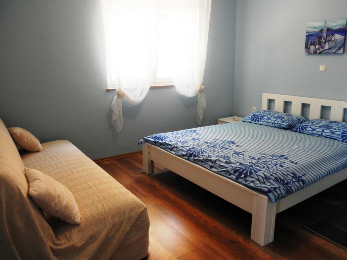 Apartments Villa Kristina Supetarska Draga Ngoại thất bức ảnh