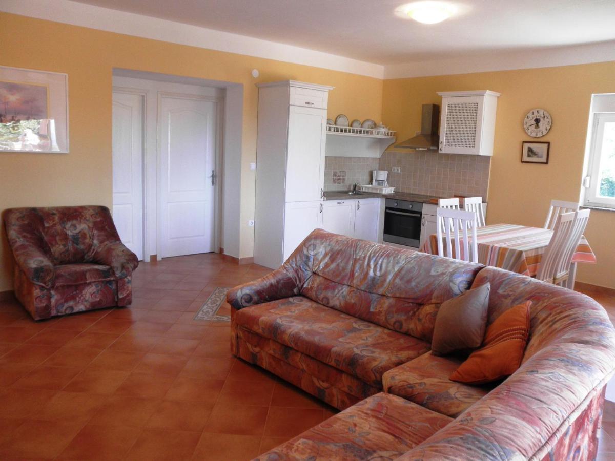 Apartments Villa Kristina Supetarska Draga Ngoại thất bức ảnh