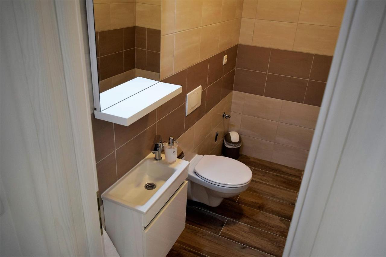 Apartments Villa Kristina Supetarska Draga Ngoại thất bức ảnh