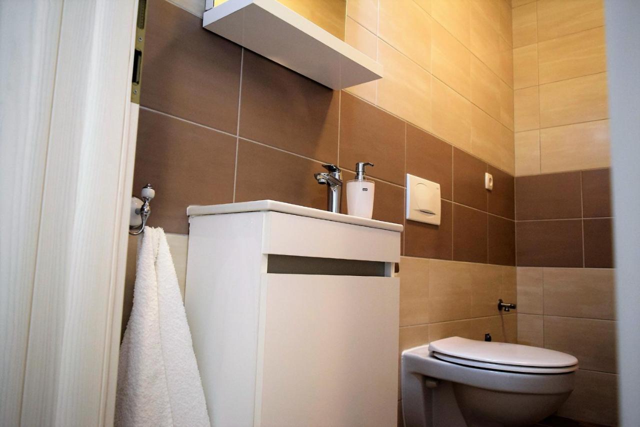 Apartments Villa Kristina Supetarska Draga Ngoại thất bức ảnh