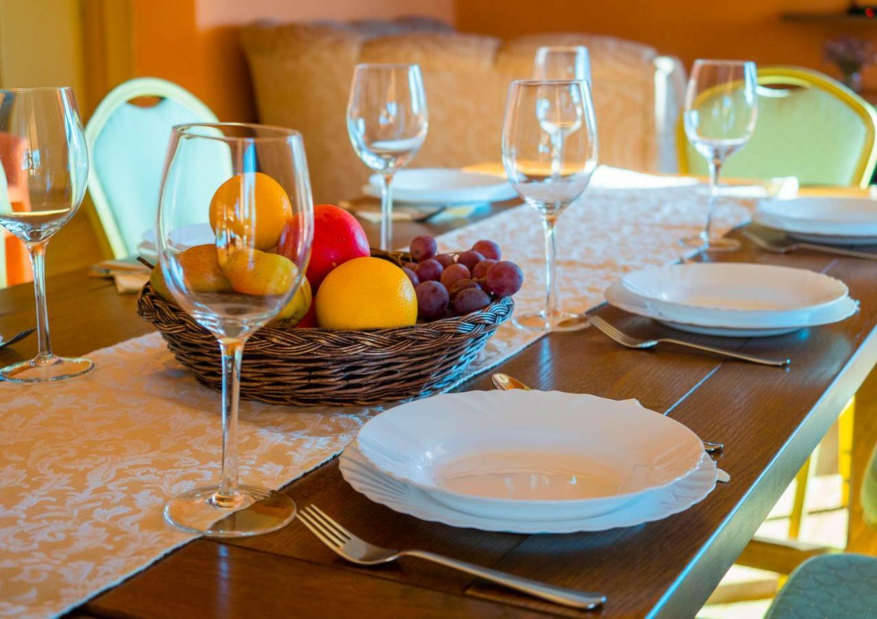 Apartments Villa Kristina Supetarska Draga Ngoại thất bức ảnh