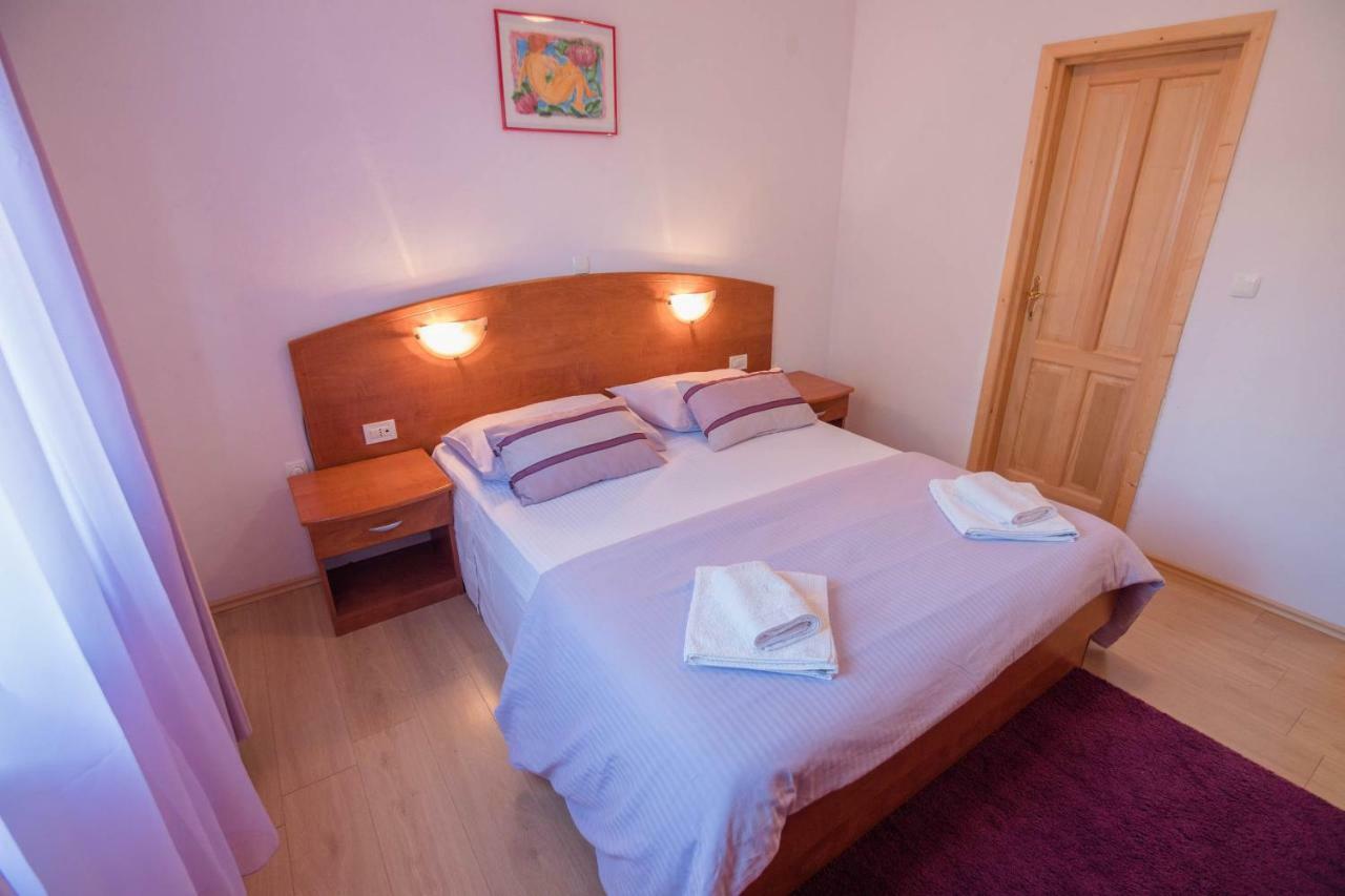 Apartments Villa Kristina Supetarska Draga Ngoại thất bức ảnh